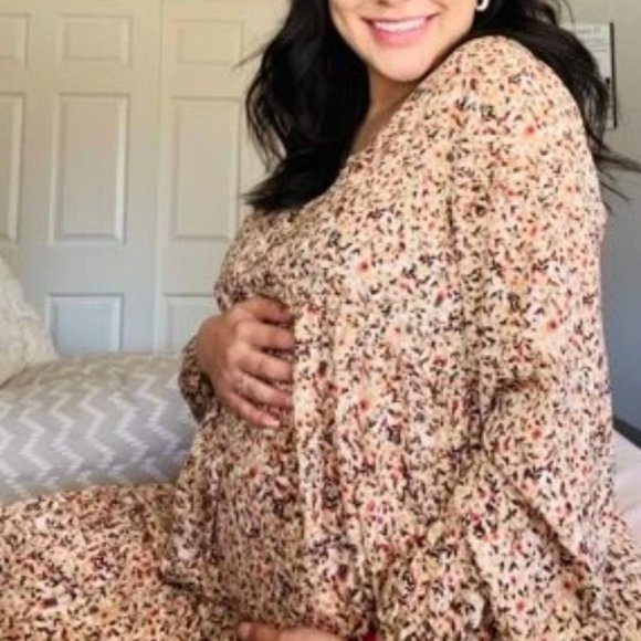 Maternity Mini Floral Print long sleeved v-neckline Flounce Hem Dress - Picture 4 of 8